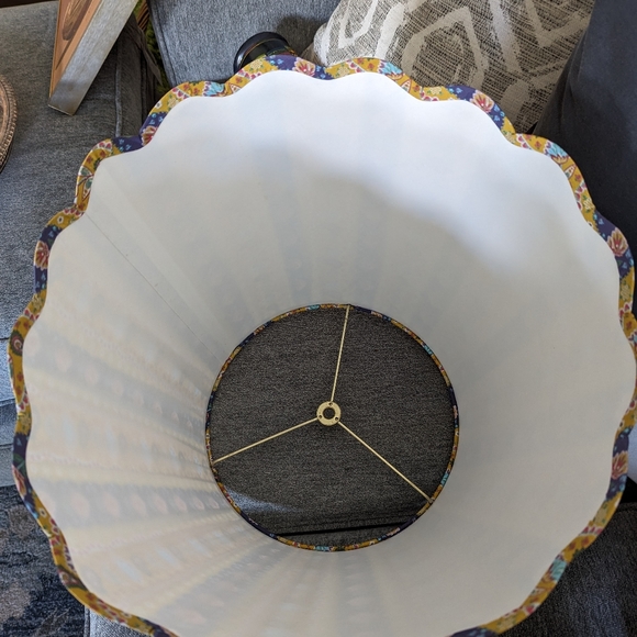 Vintage country french fabric shade - Picture 3 of 6